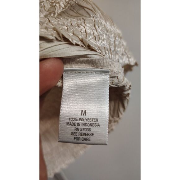 Dressbarn Women's Medium Ivory Metallic Stretchy Crinkle Sleeveless Top - Picture 3 of 5